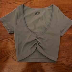 urban outfitters green top size xs